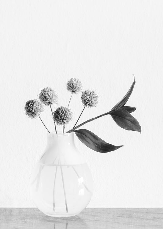 Vase_ chives flower